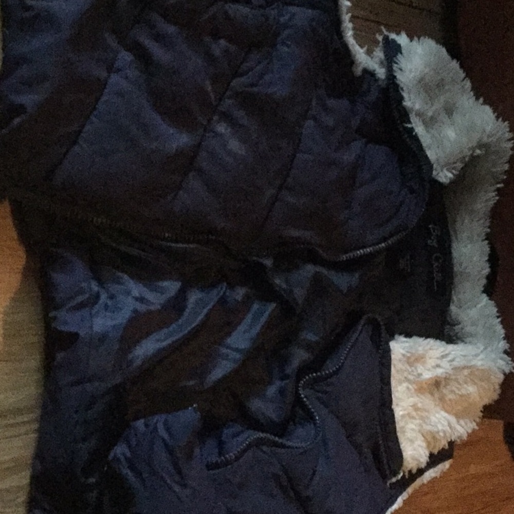 Vest - Picture 2 of 4